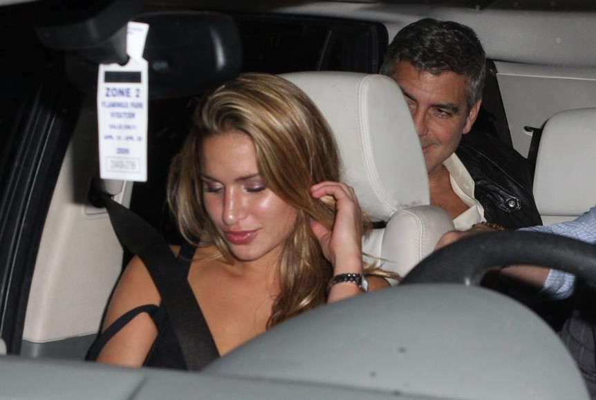 George Clooney se muta cu iubita chelnerita!