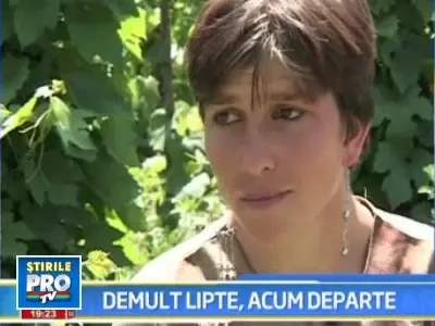 Celebrele siameze ale anilor ’80, Lina si Gherghina, vin la "Happy Hour"