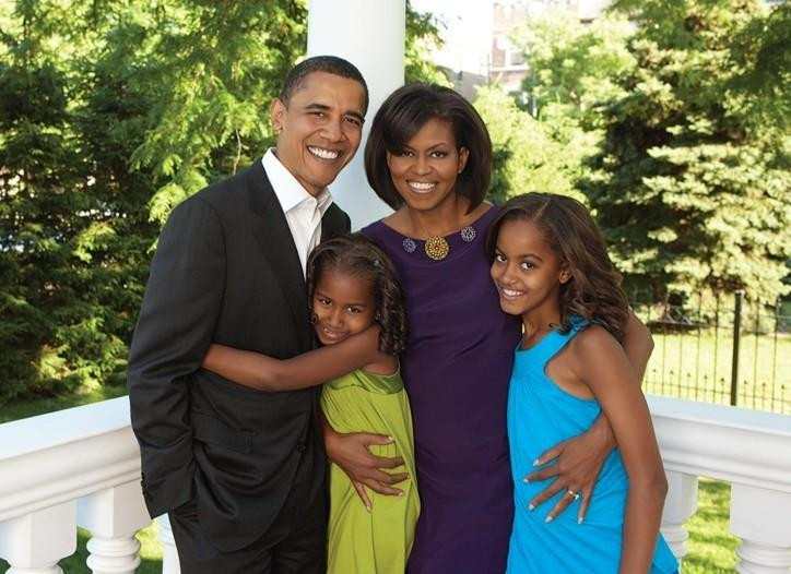 Familia Obama, turisti de vaza la Paris!