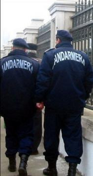 Fost sef al politiei, prins la furat! Cu bradutii parfumati in ciorapei!