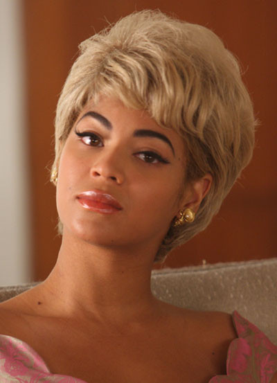 Vedete cu peruca! Ai purta?