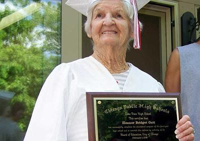 A terminat liceul la 90 de ani!