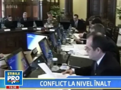 Basescu: Salut intentia lui Geoana de a se retrage din CSAT!