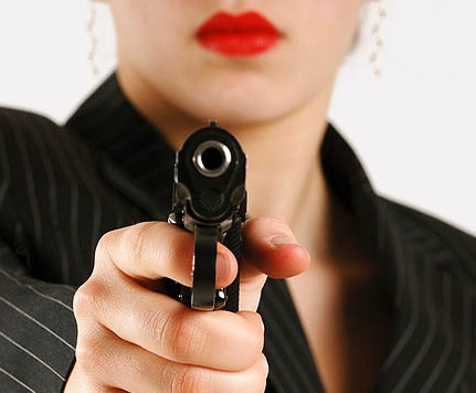 Din 155 de romani, unul are o pusca sau un pistol, legal. Ce parere ai?