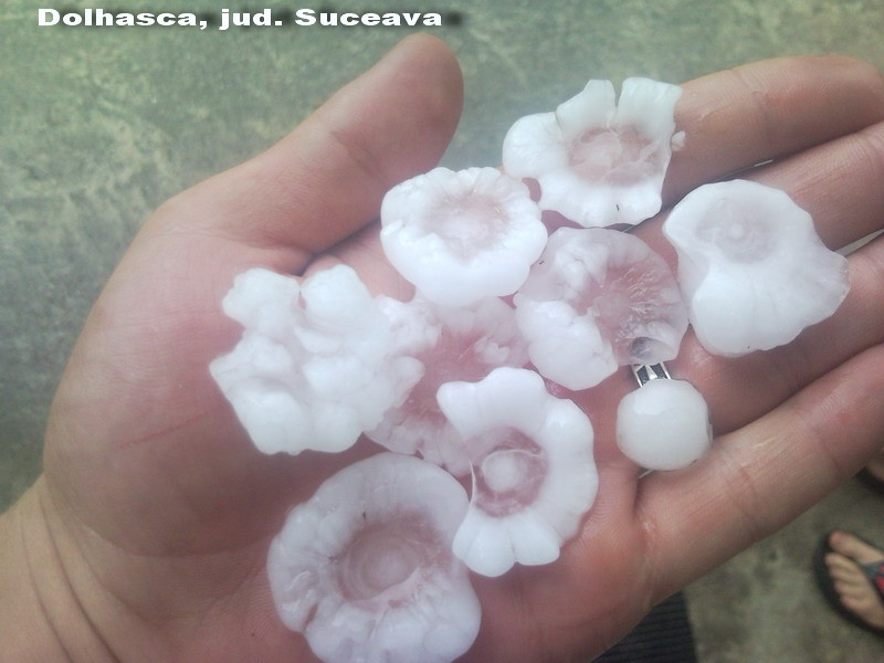 Furtunile de vara au inceput! La Iasi a plouat cu grindina!