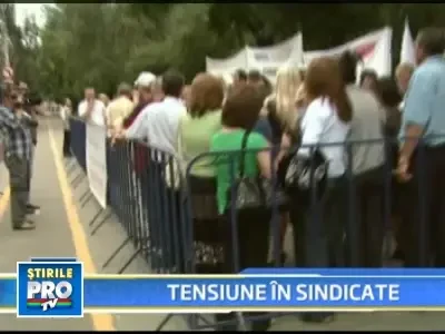 Tensiune in sindicate! Angajatii au pichetat mai multe institutii