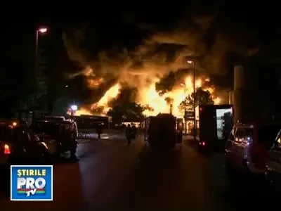 Flacari de 15 metri in orasul-port Kiel de la Marea Baltica. Vezi VIDEO