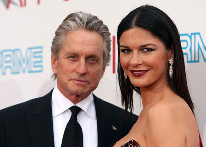 Michael Douglas si Catherine Zeta Jones isi vor reinnoi juramintele