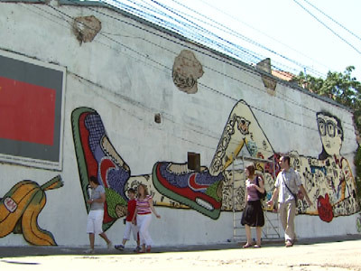 Iarba plantata pe asfalt, la Festivalul de Arta Urbana din Bucuresti