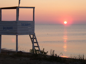 Toamna nu-i ca vara! 30.000 de turisti pe malul marii!