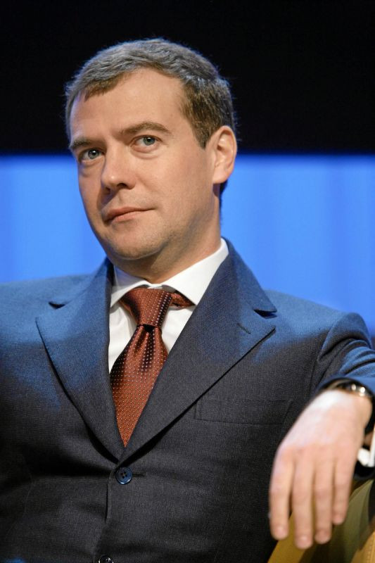Dmitri Medvedev, dispus sa discute despre scutul antiracheta al NATO