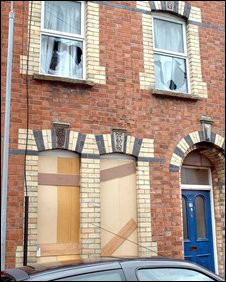 Un alt tanar, retinut in cazul atacurilor din Belfast impotriva romanilor