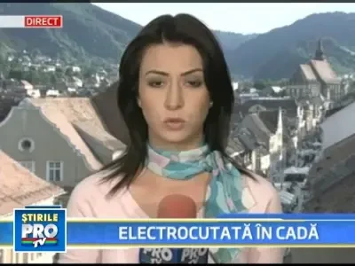 Greseala mortala! A atins cablul de alimentare al laptopului, cu mana uda!