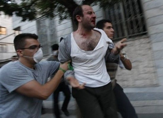 Iranul, un butoi cu pulbere dupa realegerea lui Ahmadinejad