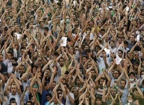 Cyber-revolutie in Iran? Twitter-ul e la putere