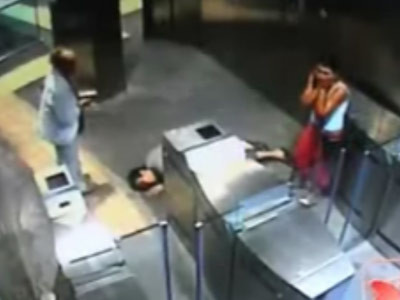 IMAGINI TERIFIANTE! Ultimele clipe din viata romanului omorat la Napoli