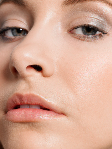 Cofeina te scapa de cearcane!