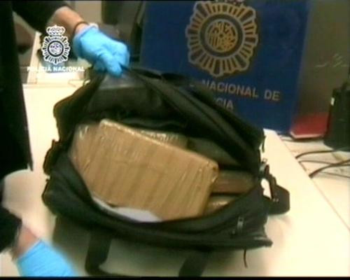 S-a ales praful de o retea de traficanti de droguri din Craiova