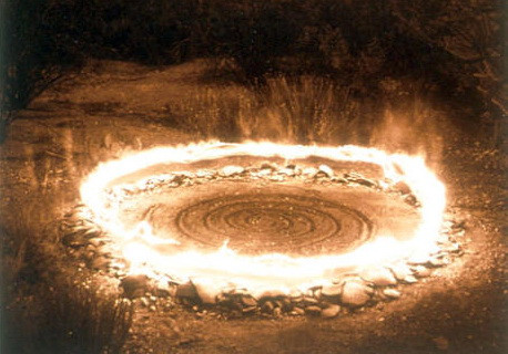 A aruncat cu benzina langa foc si era sa isi bage in mormant verisorul