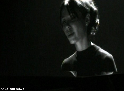 Fosta iubita a lui Mel Gibson nu vrea sa pozeze in Playboy