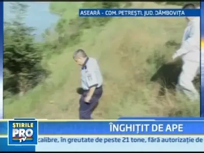S-a aventurat sa prinda peste cu mainile, dar l-au inghitit apele