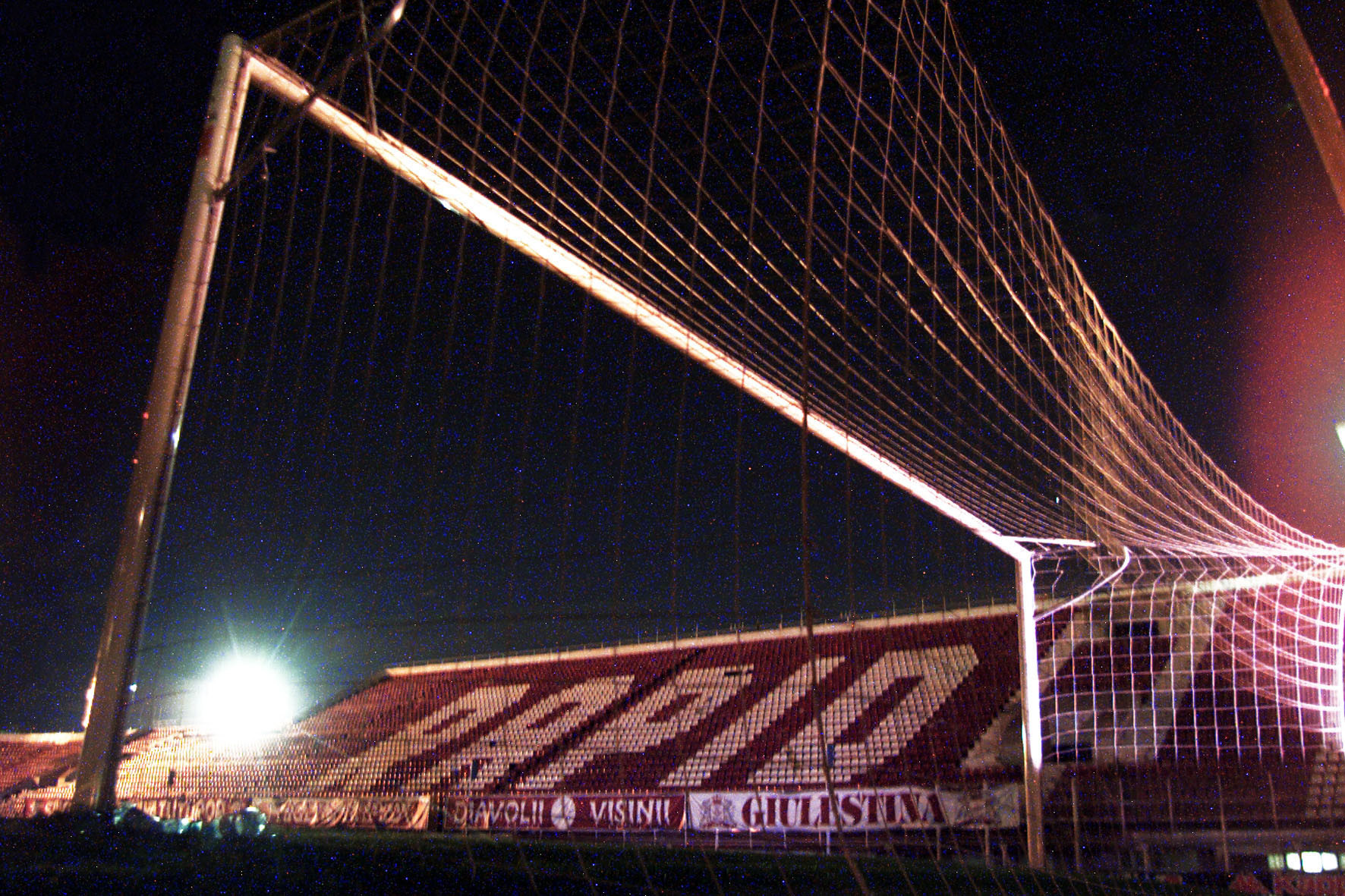 Rapidul ar putea fi lasat "in bezna" din cauza datoriilor