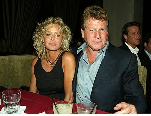 Ryan O'Neal vrea sa se casatoreasca pe patul de moarte cu Farrah Fawcett!