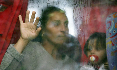 Belfast: 42 dintre romanii atacati de extremisti s-au intors acasa!