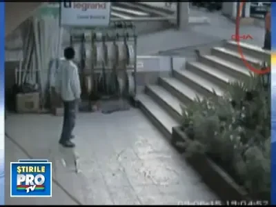 Pusti aruncat in aer de o masina scapata de sub control!