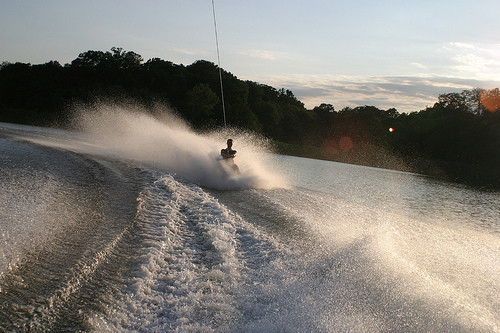 La 77 de ani face schi nautic aproape zilnic!