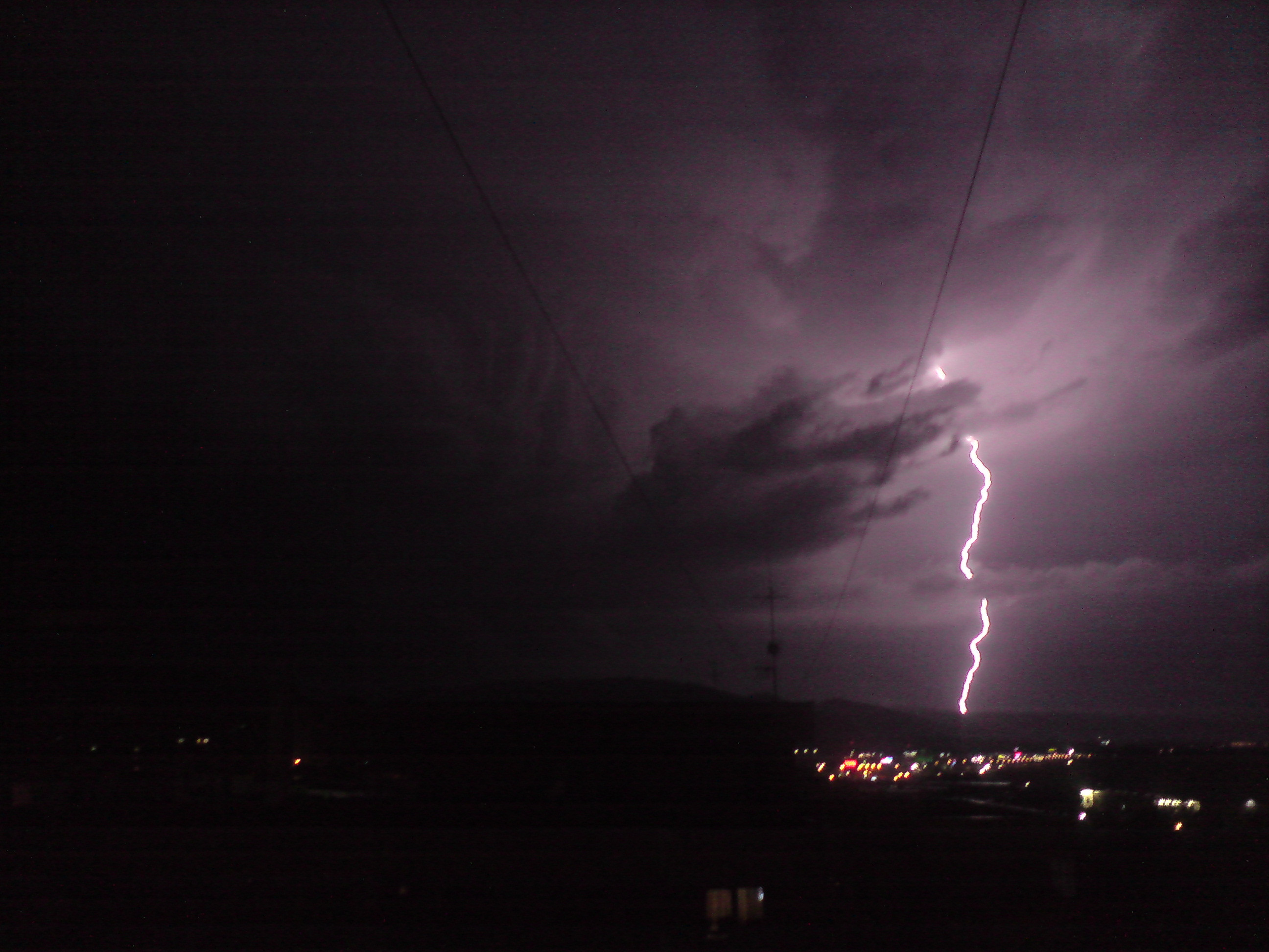 O furtuna de proportii a ravasit complet orasul australian Perth!