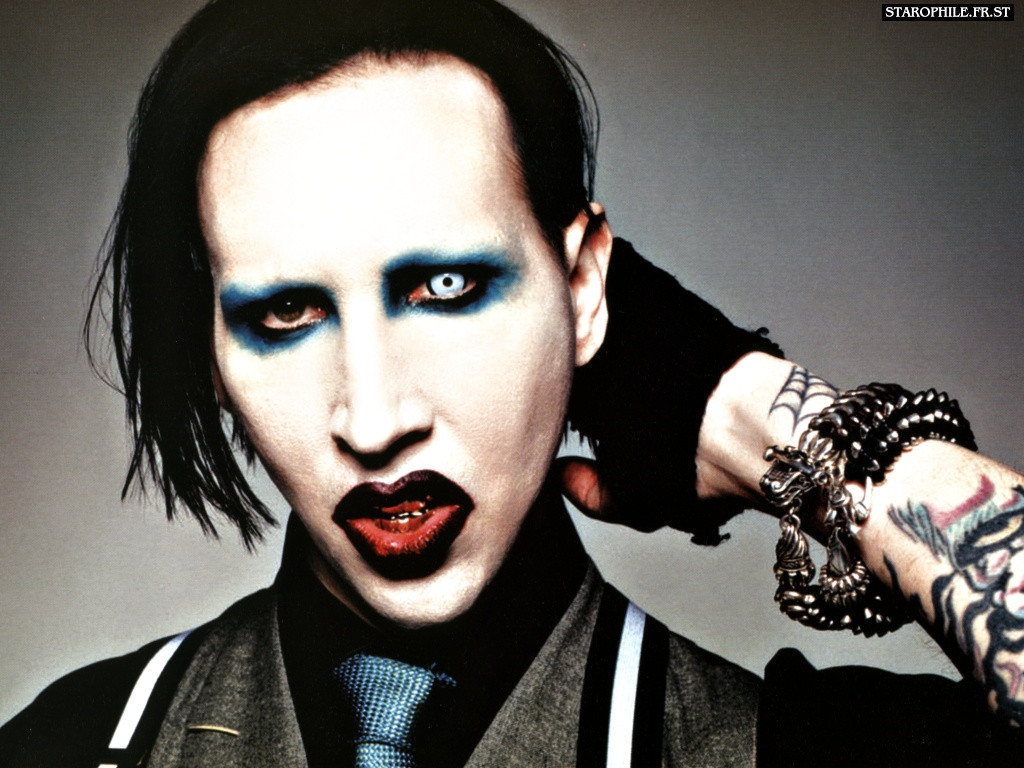 Marilyn Manson se drogheaza doar cand e fericit!