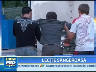 Batut crunt pentru ca a fluierat o fata, zace pe patul de spital!