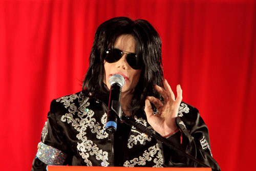 Michael Jackson s-a stins sub ochii unei romance!