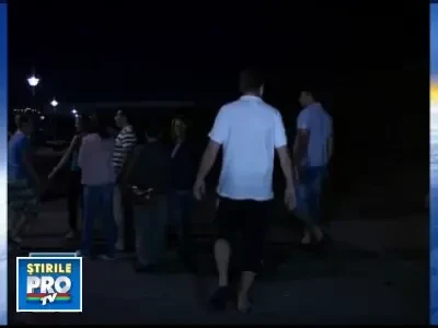 Au ramas blocati in larg dupa ce elicea salupei in care se aflau s-a rupt