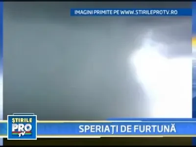 Furtunile fac ravagii in Romania. Grindina mai mare decat oul de gaina!