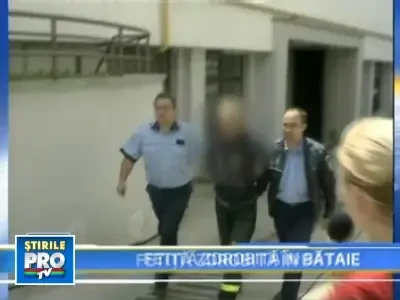 I-a zdrobit organele interne unei fetite de 2 ani, pentru ca manca incet!