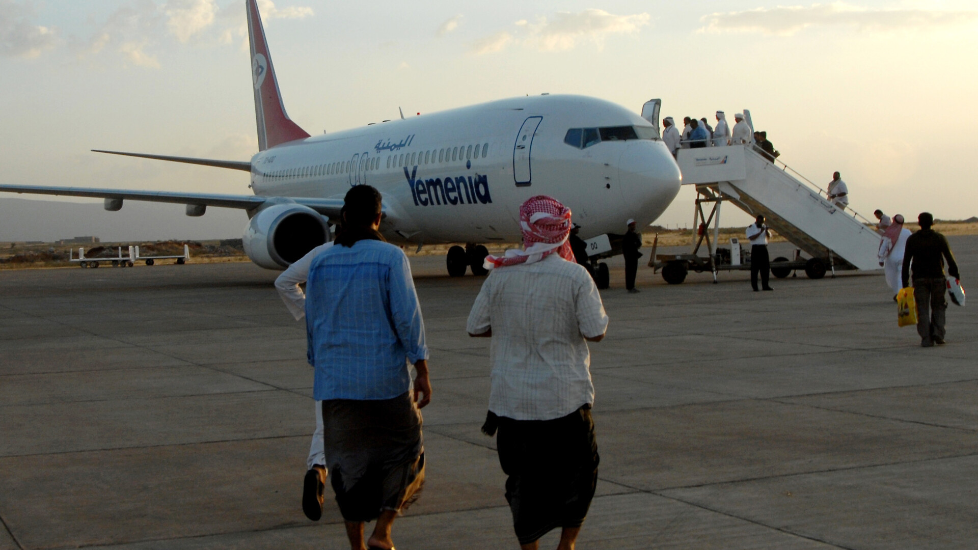 Halal comandant! S-a urcat la mansa avionului, desi era beat