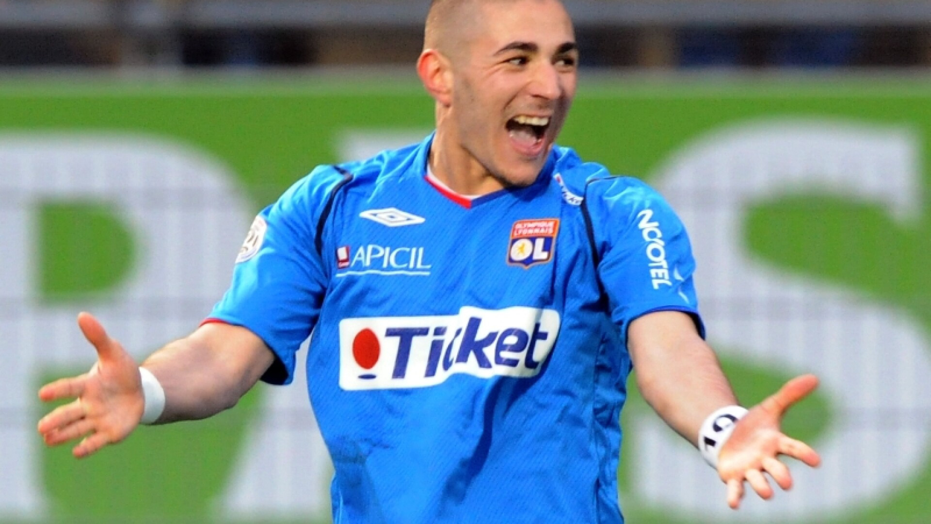 Inca un transfer galactic la Real: Benzema, pentru 35 de milioane de euro!