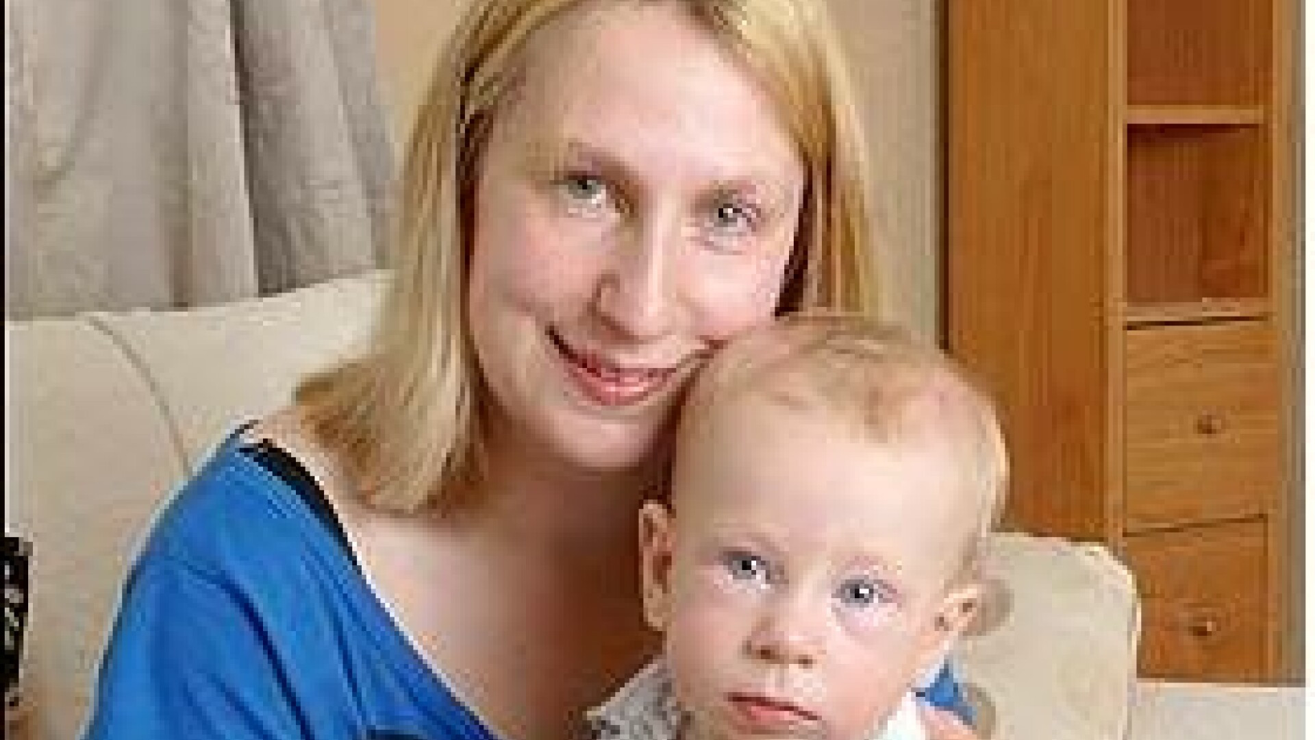 Bebelus tinut in viata cu Viagra!