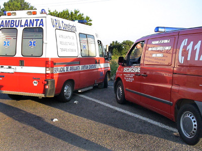Un baiat de 10 ani a scapat cu viata dupa ce a cazut de la etajul patru