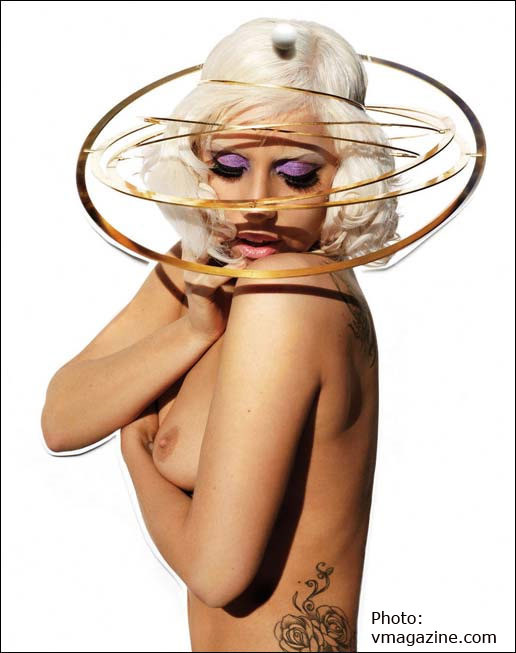 Lady GaGa, topless pentru V Magazine!
