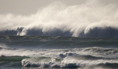 25 de marinari chinezi naufragiati in Pacific. 5 au fost salvati pana acum