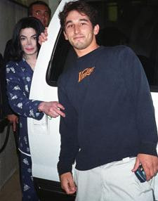 Michael Jackson. Cele mai recente poze facute de paparazzi