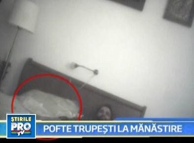 Scarbiti de escapadele sexuale ale preotului calugar de la Caldarusani!