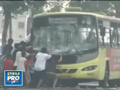 Bilant sangeros al revoltelor din China: 156 de morti si 1.000 de raniti