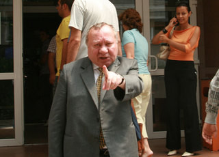 Cum a reusit Seful Curtii Constitutionale sa lucreze 17 ore din 24