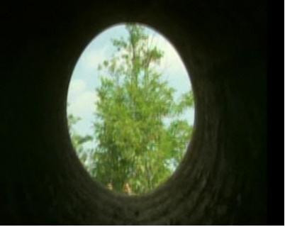 Fetita blocata intr-un put a fost scoasa moarta la suprafata!