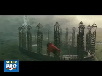 Mii de fani au infruntat ploaia la premiera filmului "Harry Potter"!