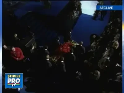 Michael Jackson nu a fost inca inmormantat!? Familia asteapta creierul